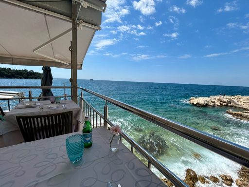 Puntulina Restauran